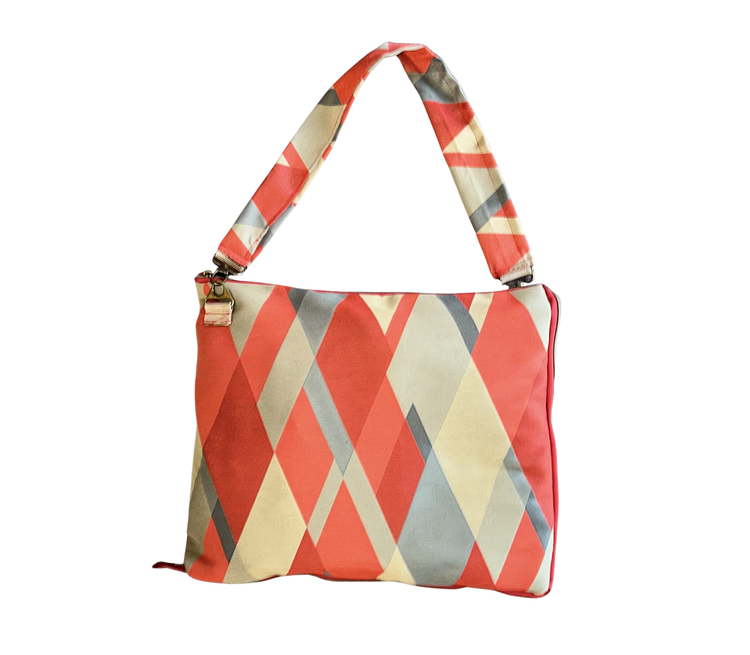 Juke Red Coat N Tote